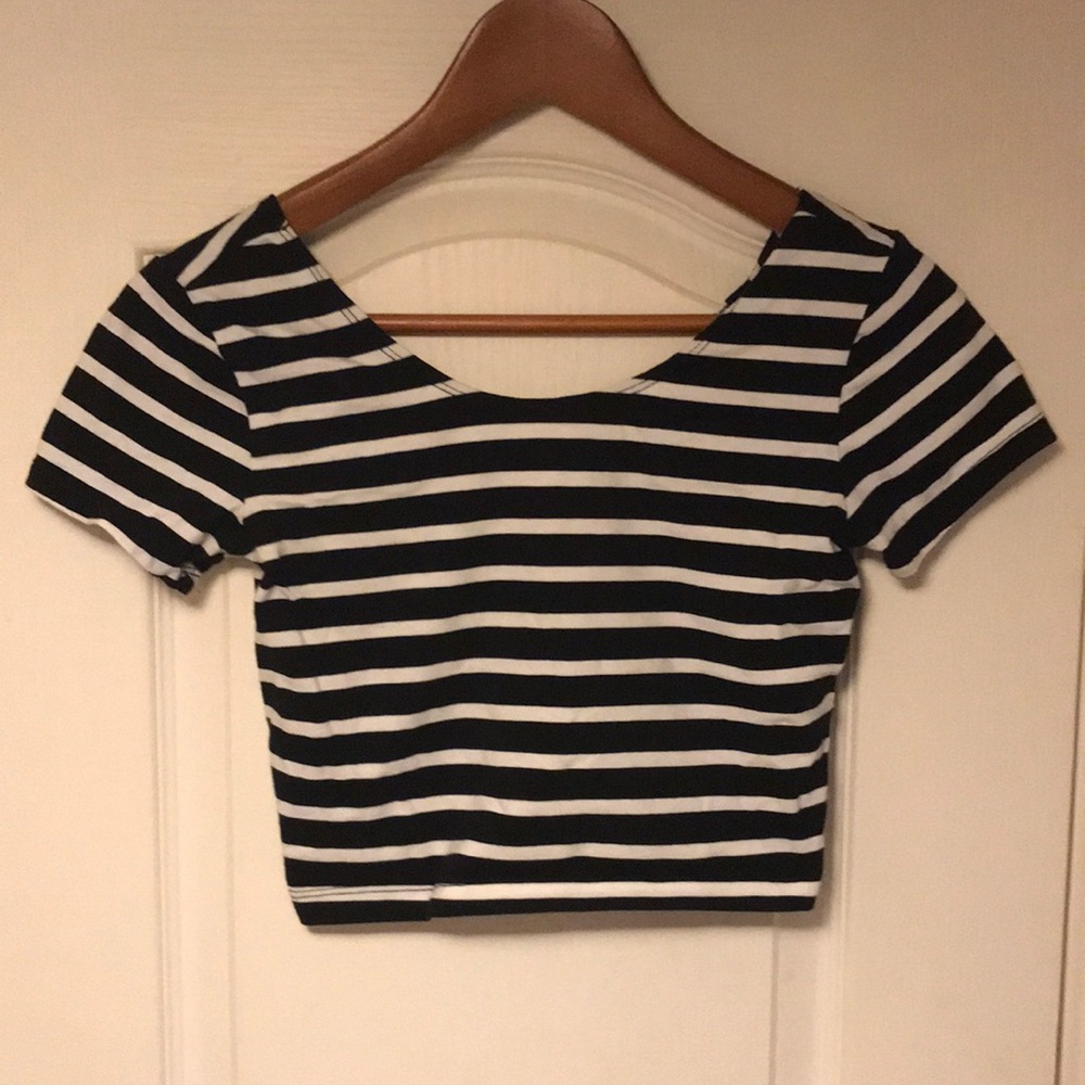 Garage Women’s Cropped T-Shirt Size S